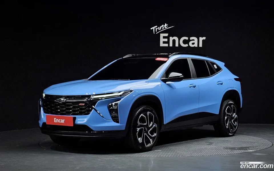 Chevrolet Trax Crossover 1.2 RS 2023 — photo 1, buy with delivery to Moscow