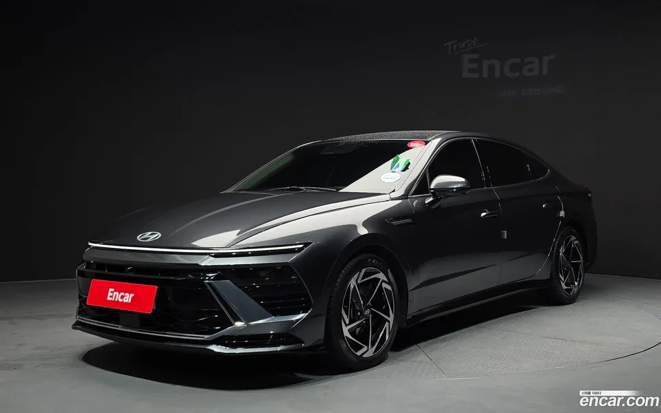 Hyundai Sonata The Edge Hybrid 2023 — photo 1, buy with delivery to Moscow