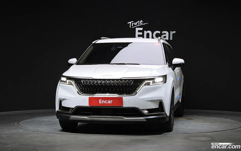Kia Carnival 9 2023 — thumbnail 3
