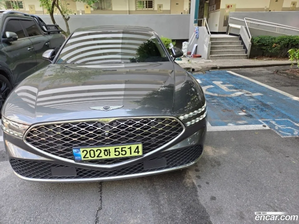 Genesis G90 3.5 AWD 2024 — photo 1, buy with delivery to Moscow