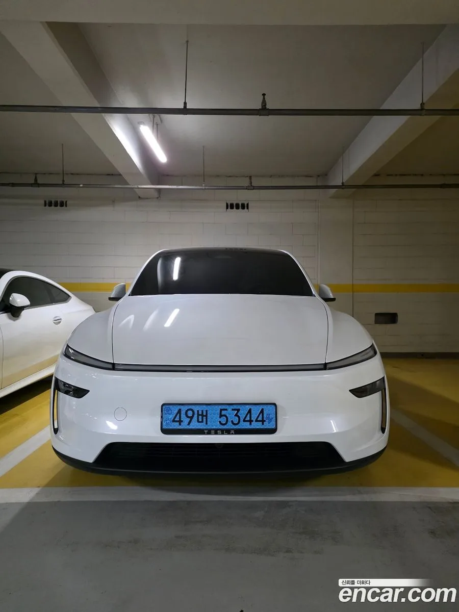 Tesla Model Y L AWD 2026 — миниатюра 3