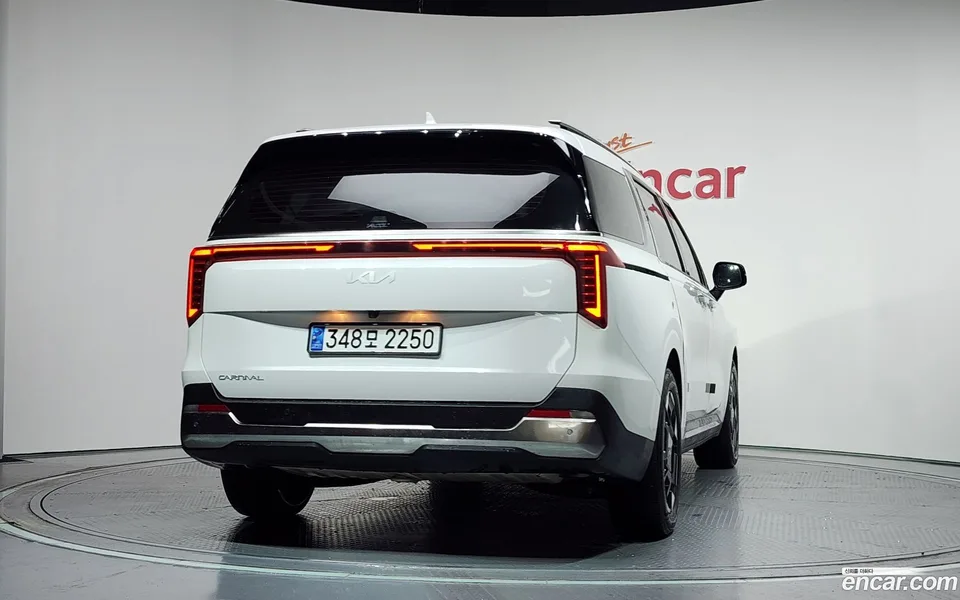 Kia Carnival 9 2024 — thumbnail 4