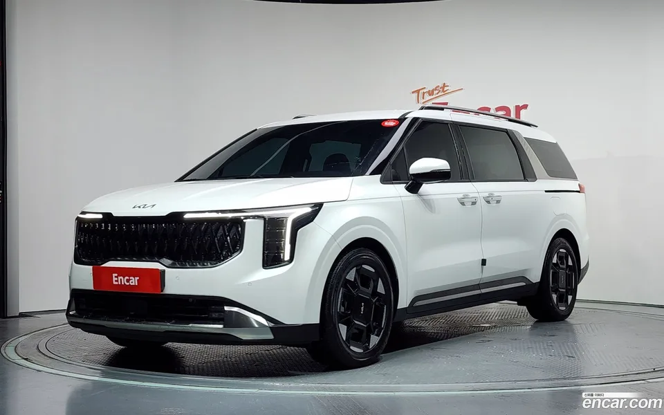Kia Carnival 9 2024 — photo 1, buy with delivery to Moscow