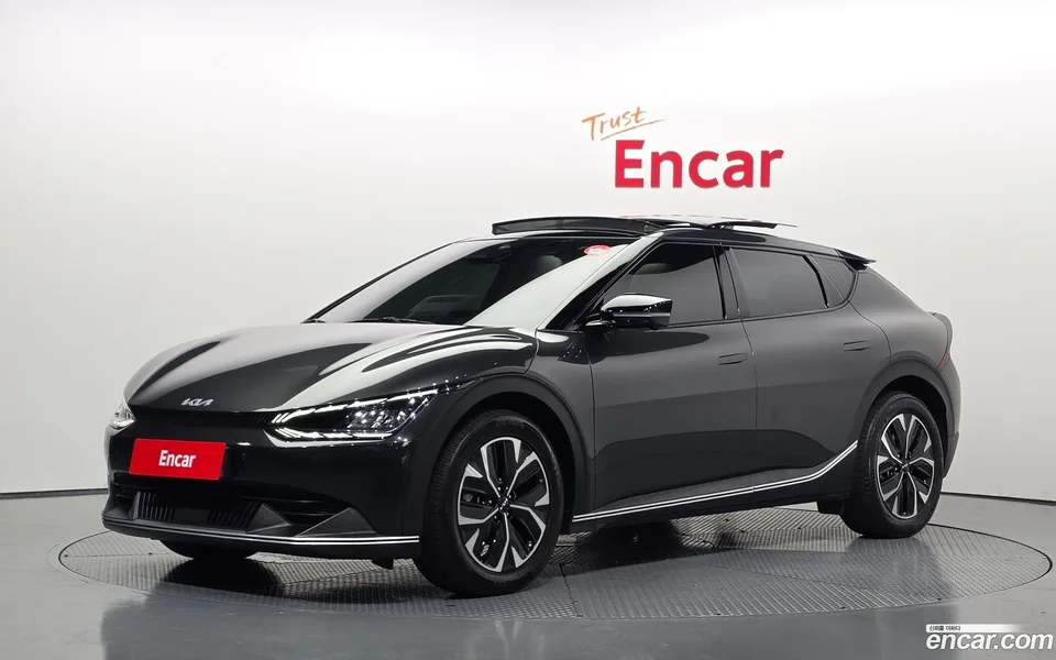 Kia EV6 4WD 2023 — photo 1, buy with delivery to Moscow