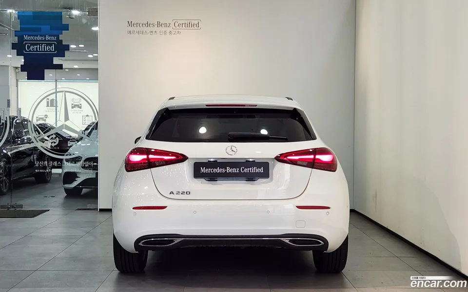 Mercedes-Benz A-Class A220 2024 — thumbnail 4