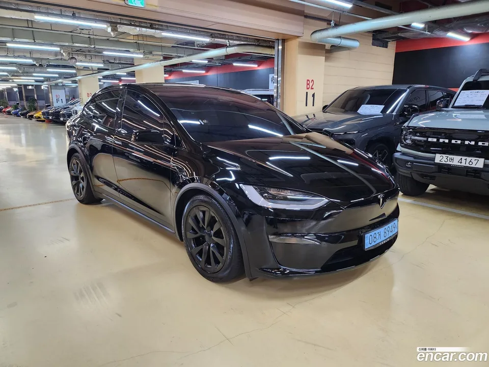 Tesla Model X AWD 2023 — photo 1, buy with delivery to Moscow