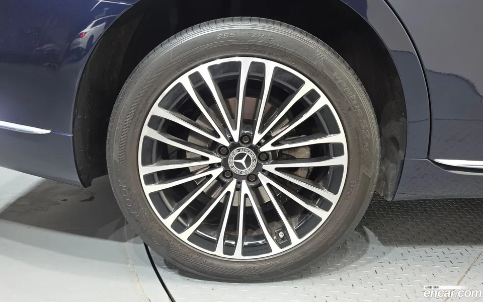 Mercedes-Benz S-Class S350 d 2022 — thumbnail 2