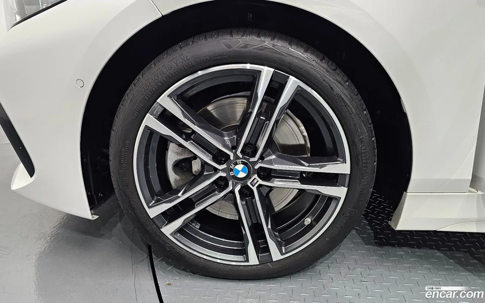 BMW 1 Series 120i M 2024 — thumbnail 2