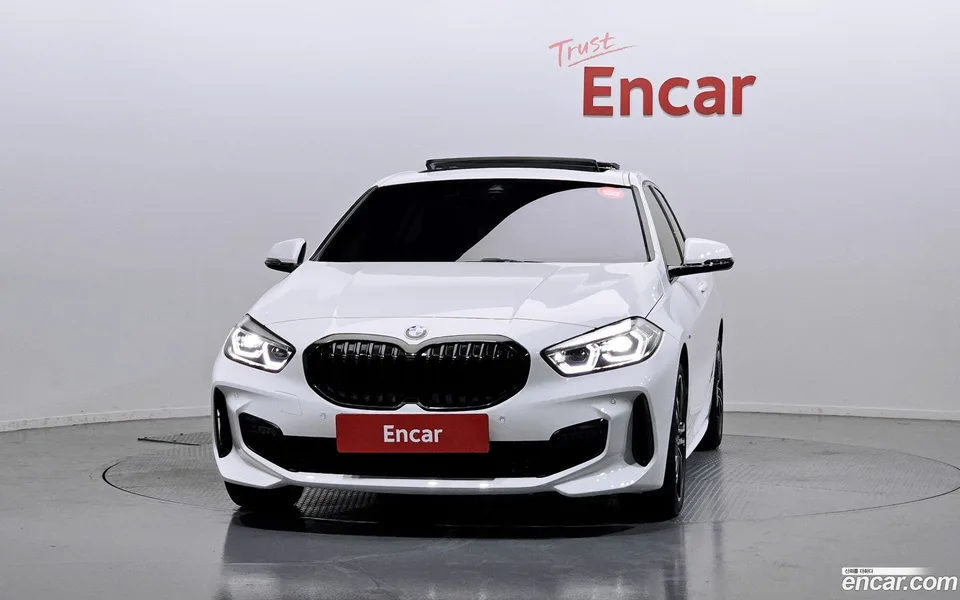 BMW 1 Series 120i M 2024 — thumbnail 3