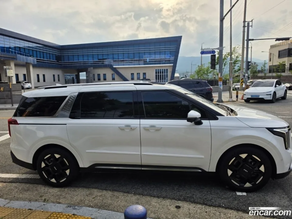 Kia Carnival 9 2024 — миниатюра 3