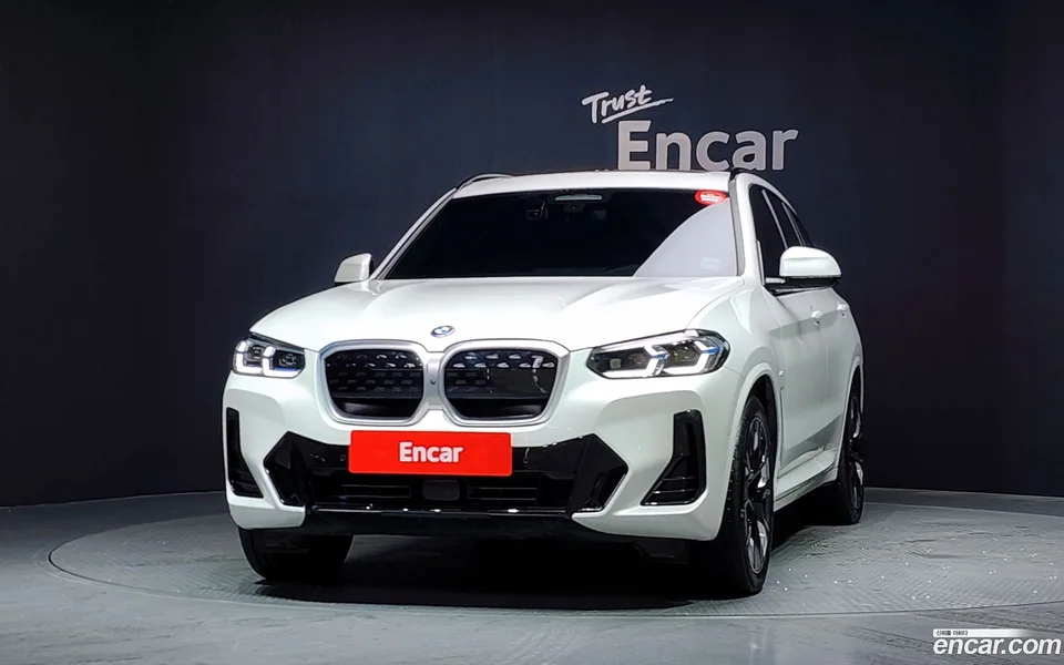 BMW iX3 M 2023 — thumbnail 3