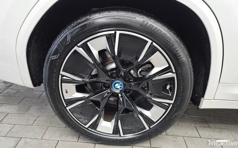 BMW iX3 M 2023 — thumbnail 5
