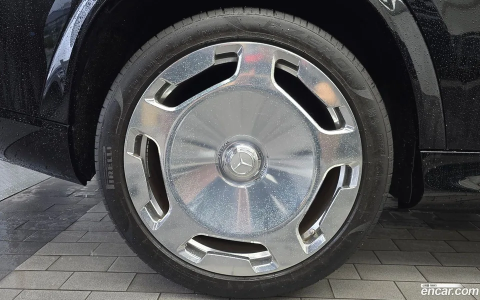 Mercedes-Benz GLS-Class GLS600 4MATIC 2023 — thumbnail 2