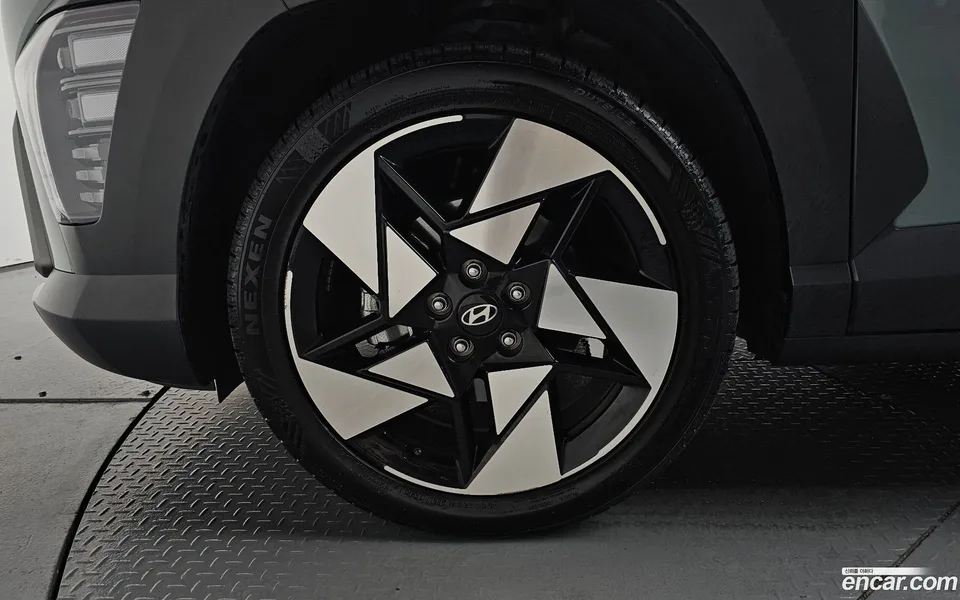 Hyundai Kona 1.6 2WD 2023 — thumbnail 2