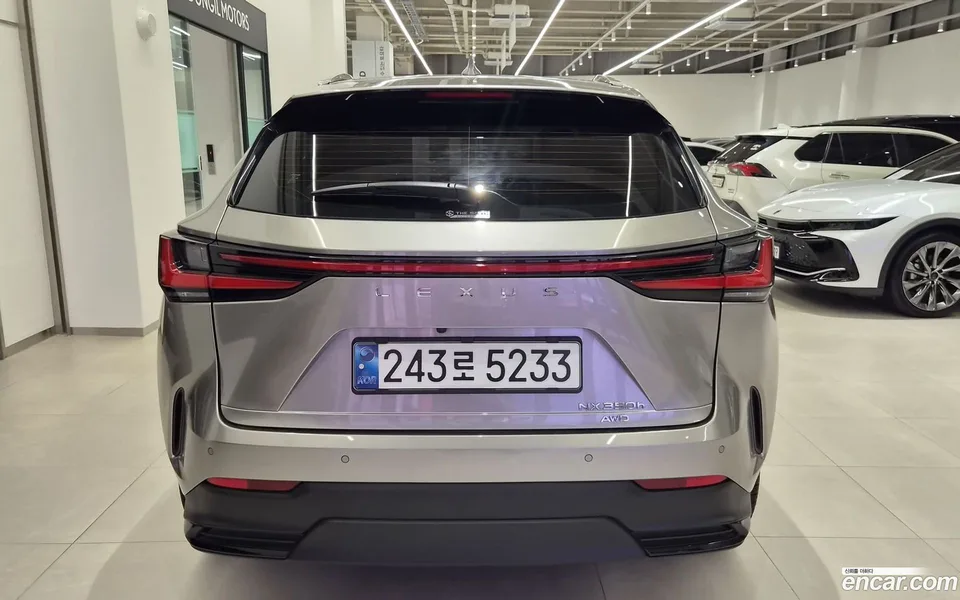 Lexus NX 350h 2025 — thumbnail 4