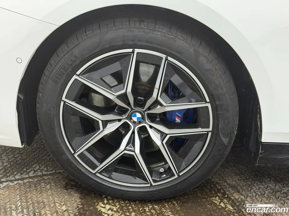 BMW i5 xDrive 40 M 2026 — thumbnail 5