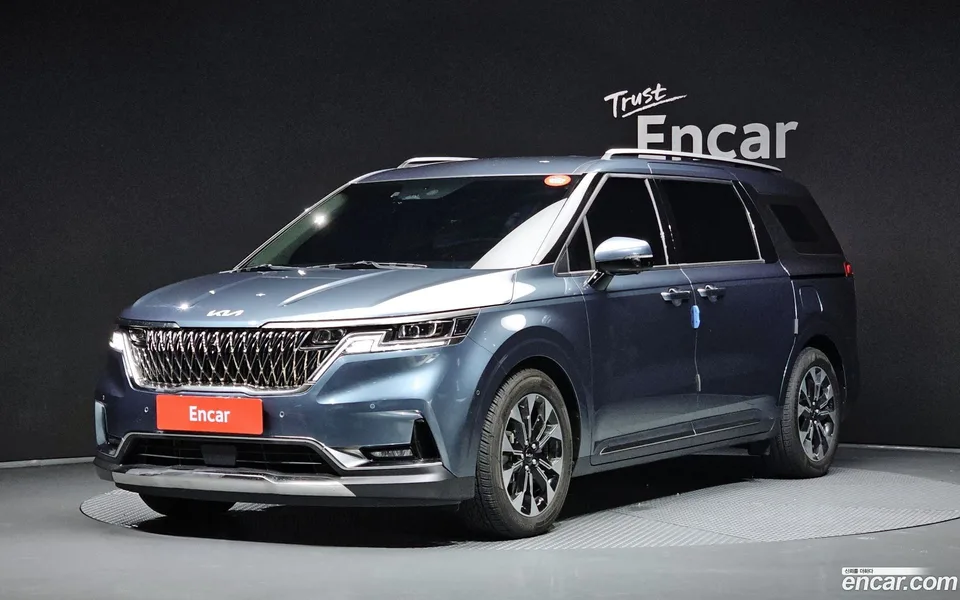Kia Carnival 7 2023 — фото 1, купить с доставкой в Москву