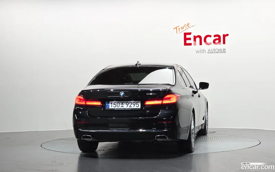 BMW 5 Series 520i 2023 — миниатюра 4