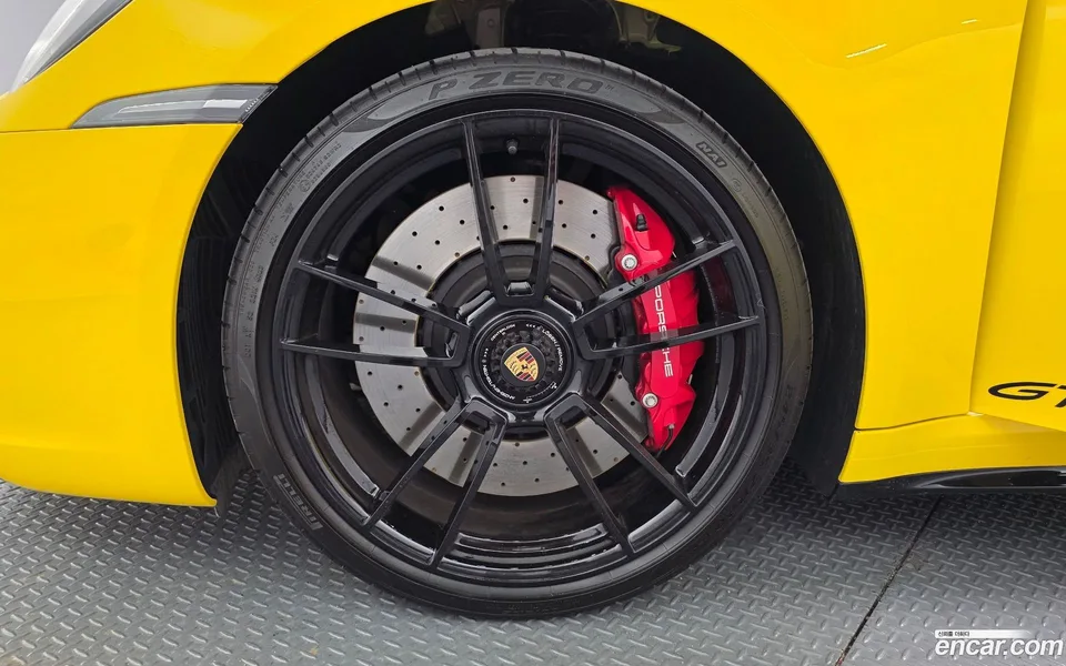 Porsche 911 (992) 4 GTS 2024 — thumbnail 2