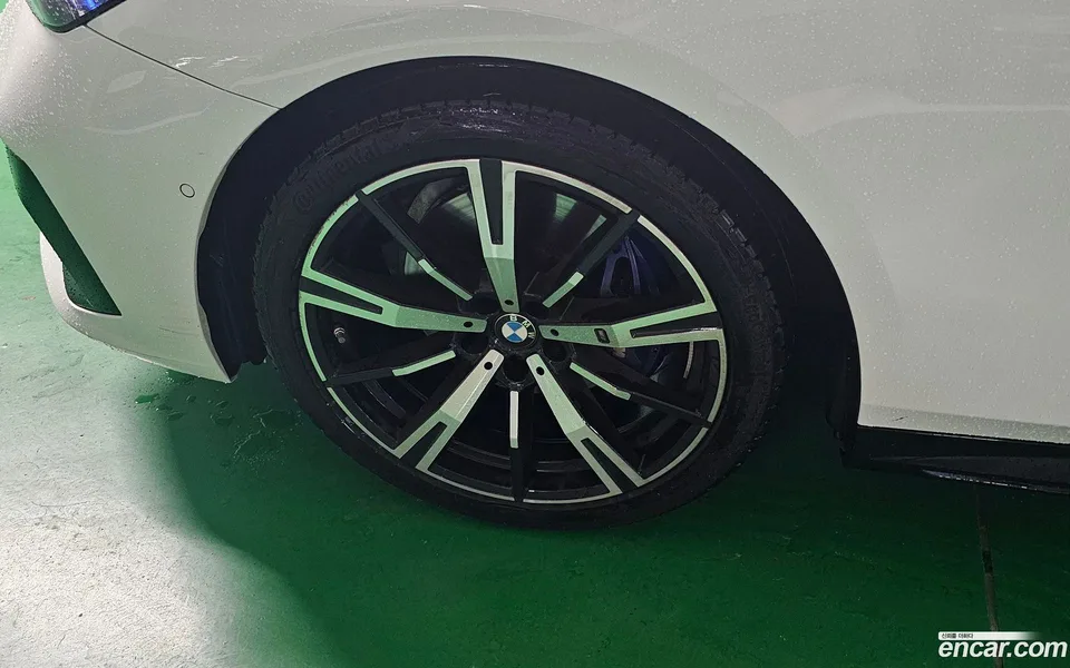 BMW 5 Series 530i xDrive M 2024 — thumbnail 2