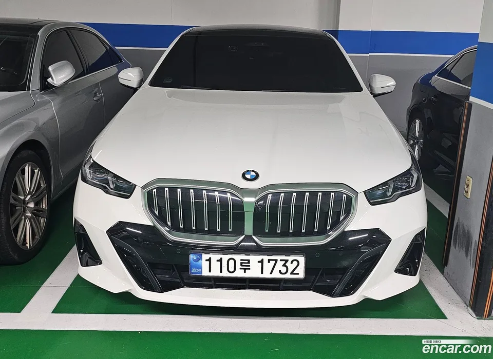 BMW 5 Series 530i xDrive M 2024 — thumbnail 3