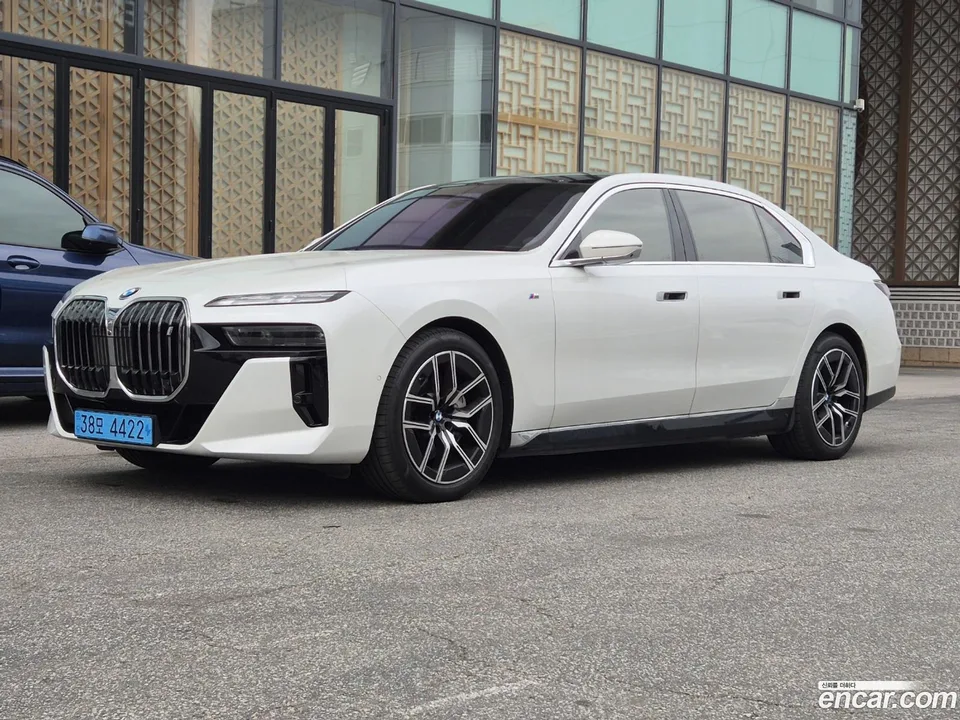 BMW i7 eDrive 50 M 2024 — фото 1, купить с доставкой в Москву