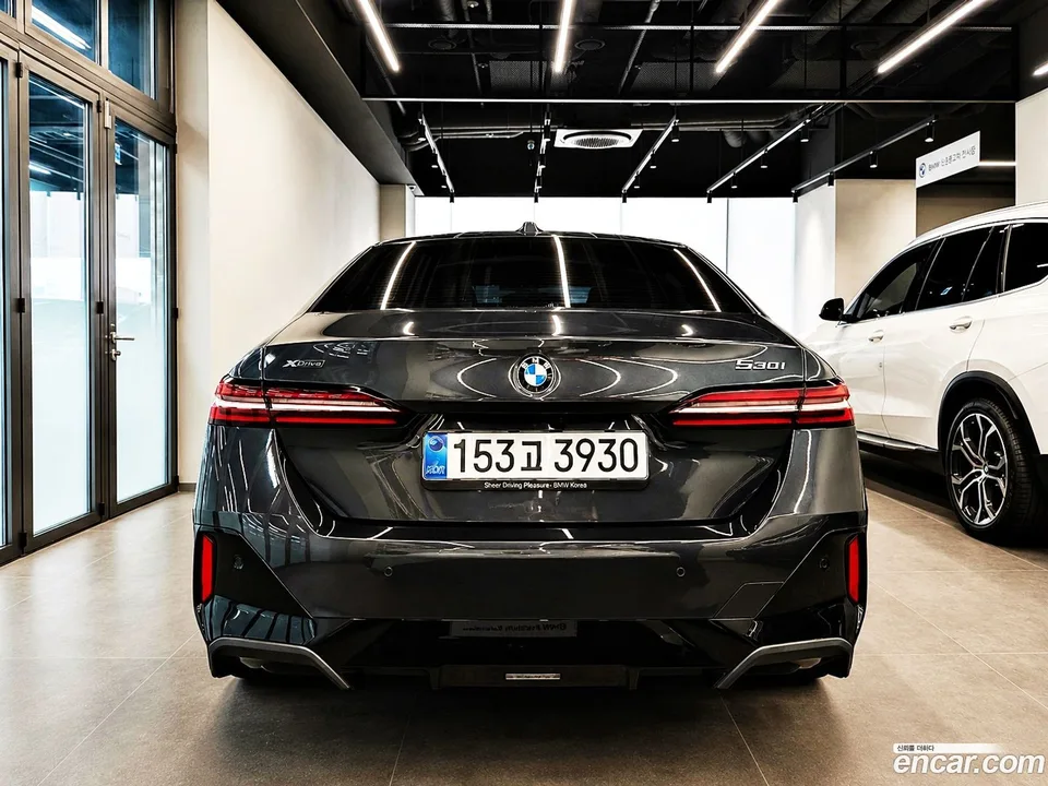 BMW 5 Series 530i xDrive M 2025 — thumbnail 4