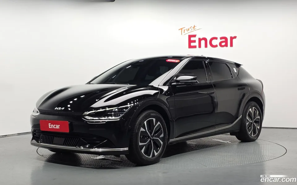 Kia EV6 2023 — photo 1, buy with delivery to Moscow