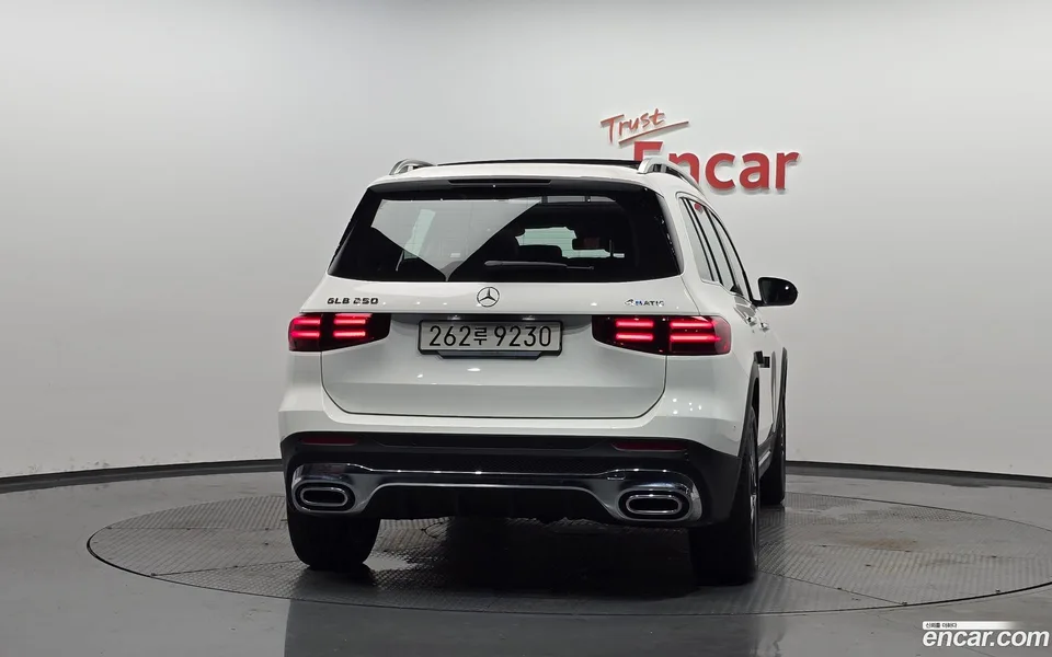 Mercedes-Benz GLB-Class GLB250 4MATIC 2025 — thumbnail 4