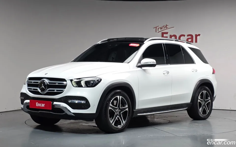 Mercedes-Benz GLE-Class GLE350e 4MATIC 2022 — photo 1, buy with delivery to Moscow
