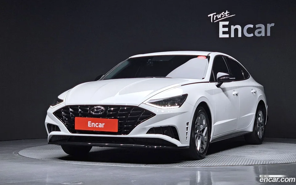 Hyundai Sonata 2.0 2022 — photo 1, buy with delivery to Moscow