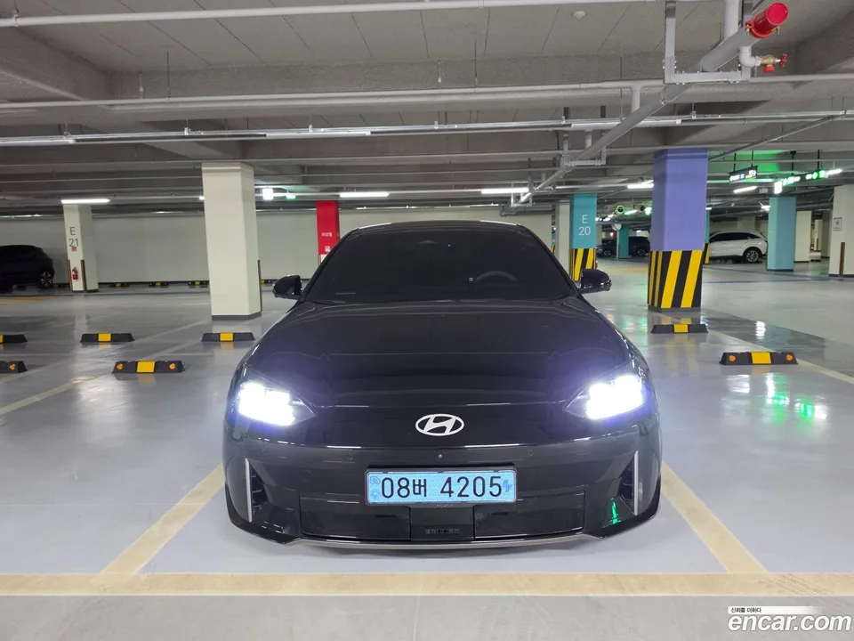 Hyundai Ioniq 6 AWD 2022 — photo 1, buy with delivery to Moscow