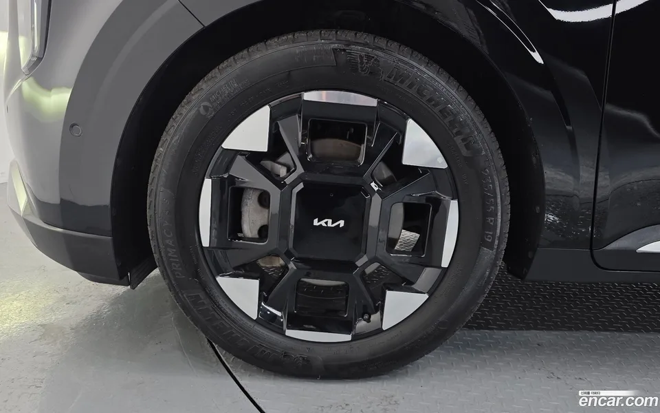 Kia Carnival HEV 9 () 2025 — thumbnail 5