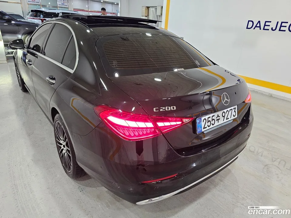 Mercedes-Benz C-Class C200 2024 — thumbnail 5