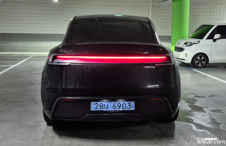 Tesla Model Y RWD 2026 — thumbnail 5