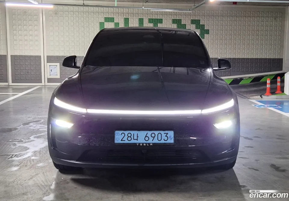 Tesla Model Y RWD 2026 — photo 1, buy with delivery to Moscow