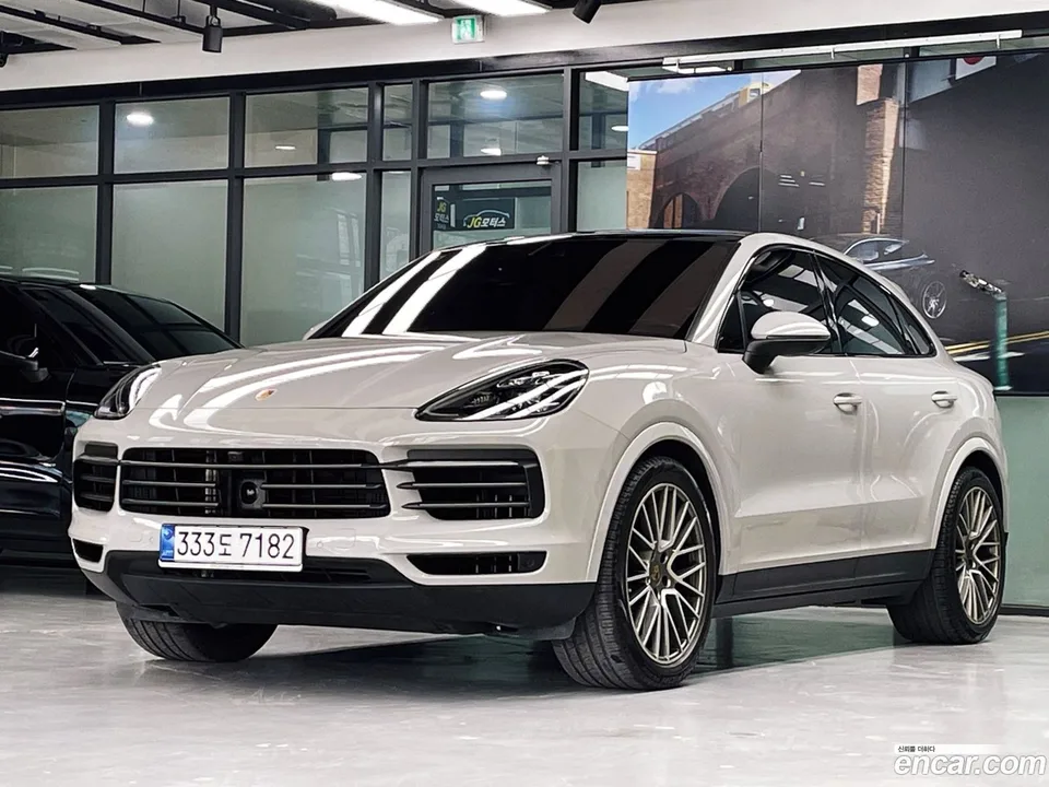Porsche Cayenne 3.0 2022 — photo 1, buy with delivery to Moscow
