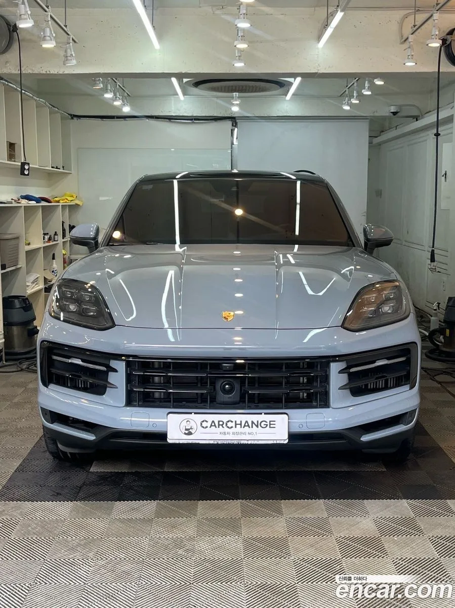 Porsche Cayenne 3.0 E- 2024 — thumbnail 3