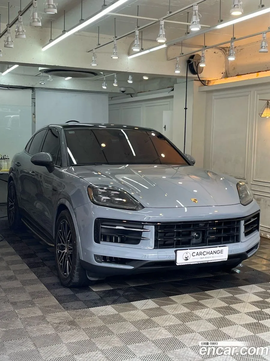 Porsche Cayenne 3.0 E- 2024 — фото 1, купить с доставкой в Москву