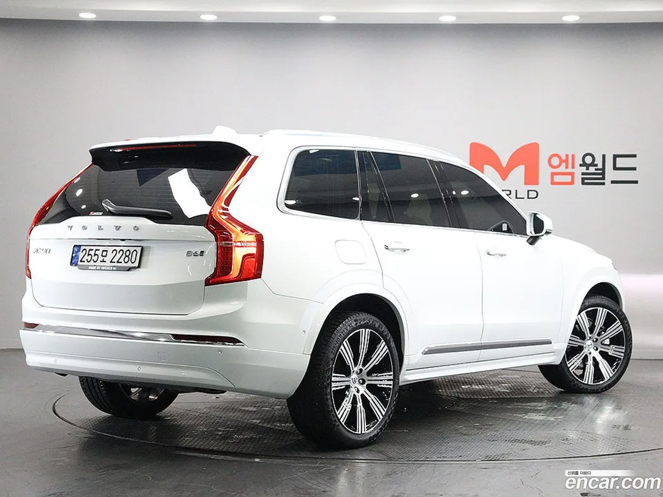 Volvo XC90 B6 2022 — thumbnail 4