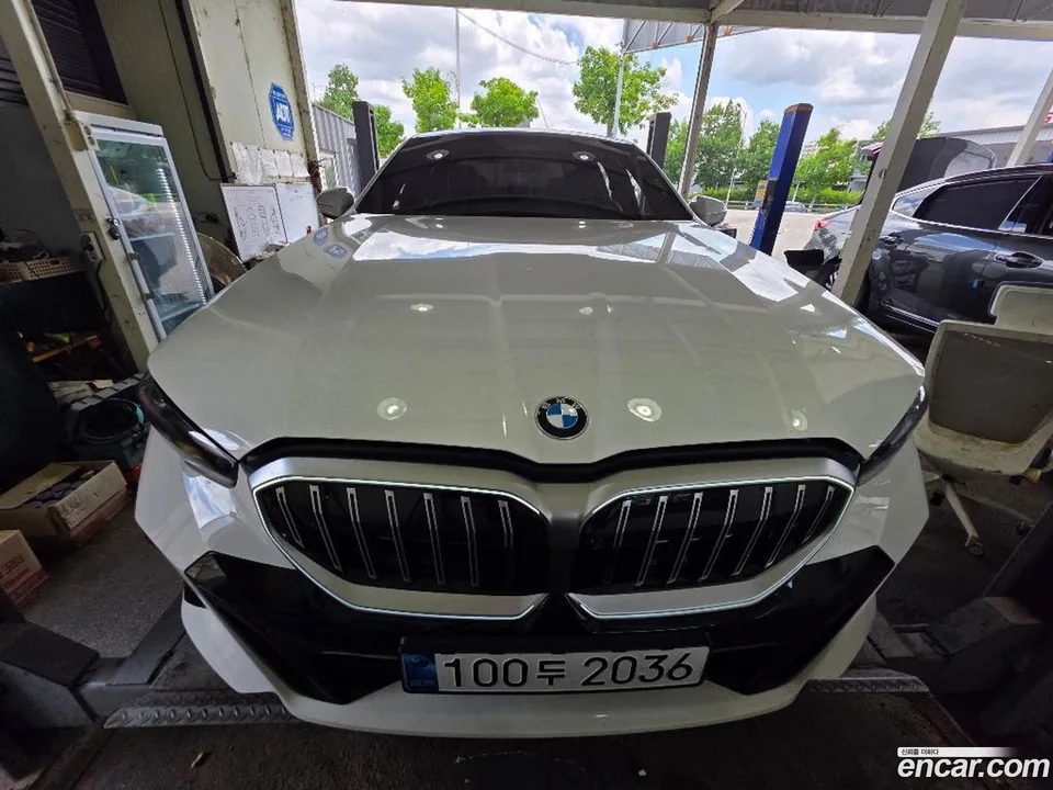 BMW 5 Series 520i M 2025 — photo 1, buy with delivery to Moscow