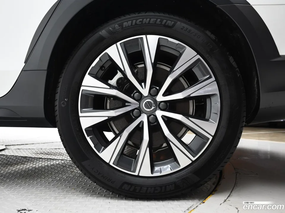 Volvo V90 Cross Country B5 AWD 2025 — thumbnail 5