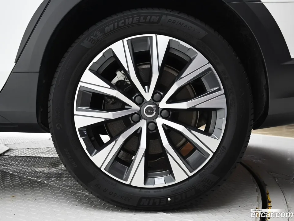 Volvo V90 Cross Country B5 AWD 2024 — thumbnail 5