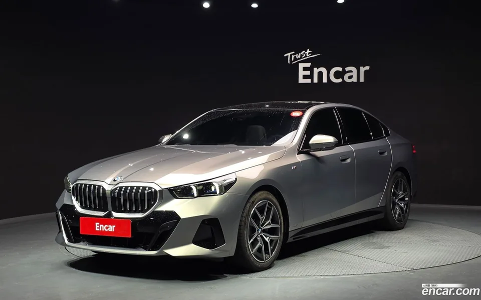 BMW 5 Series 520i M 2025 — photo 1, buy with delivery to Moscow