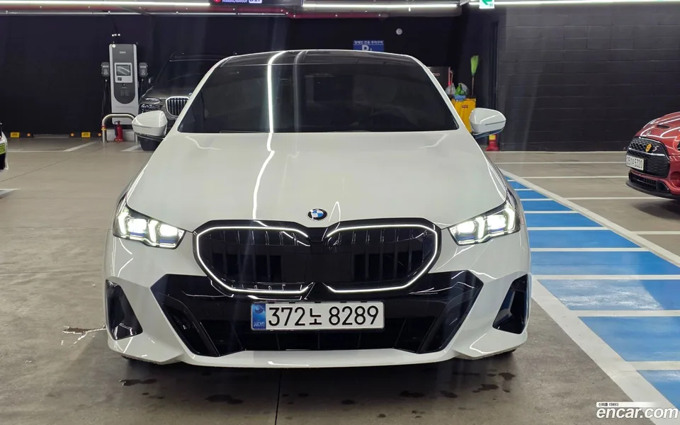 BMW 5 Series 520i M 2025 — thumbnail 3