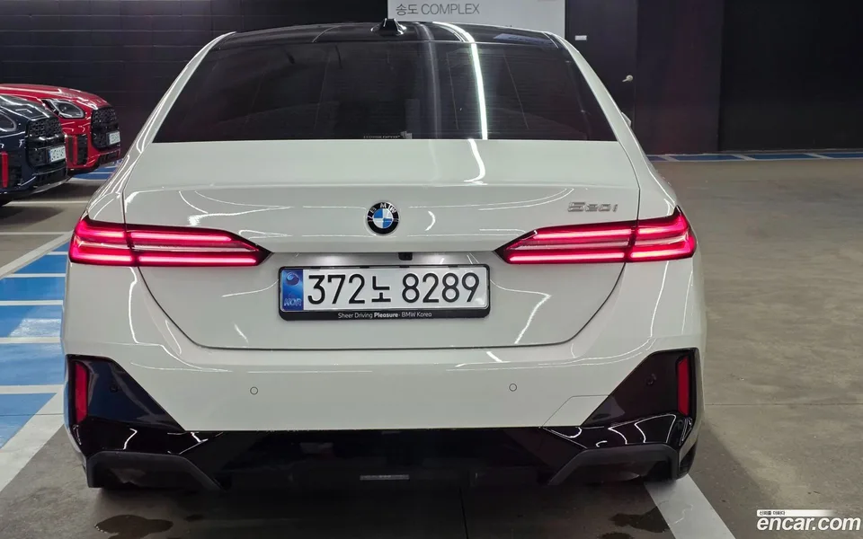 BMW 5 Series 520i M 2025 — thumbnail 4