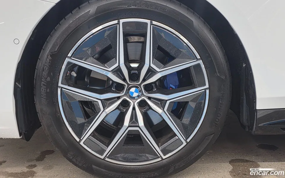 BMW 5 Series 520i M 2025 — thumbnail 5
