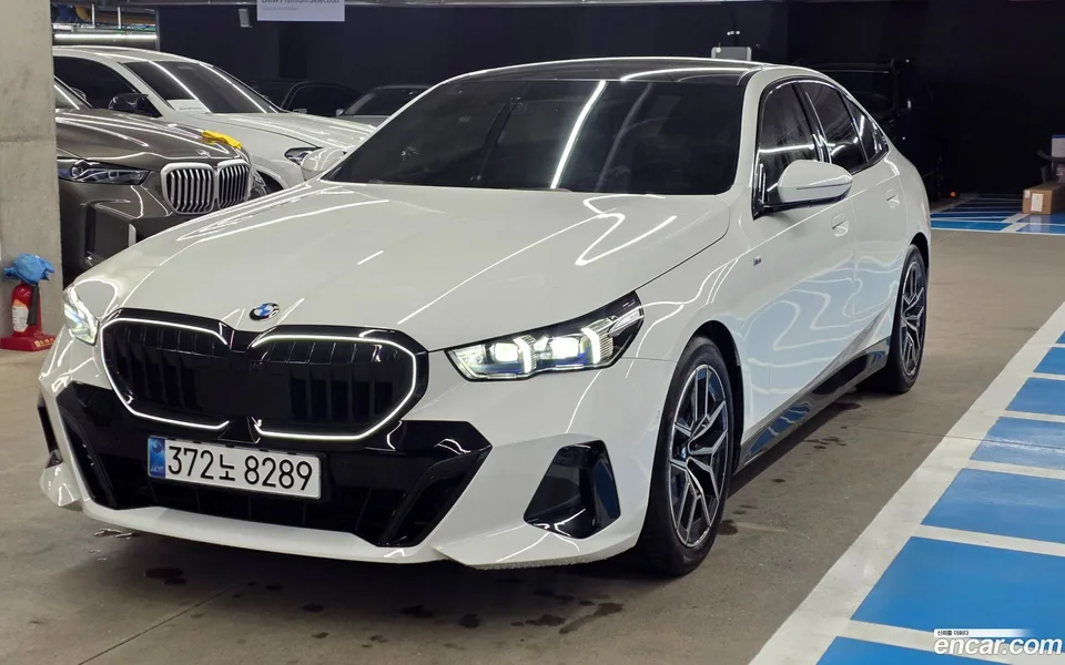 BMW 5 Series 520i M 2025 — photo 1, buy with delivery to Moscow