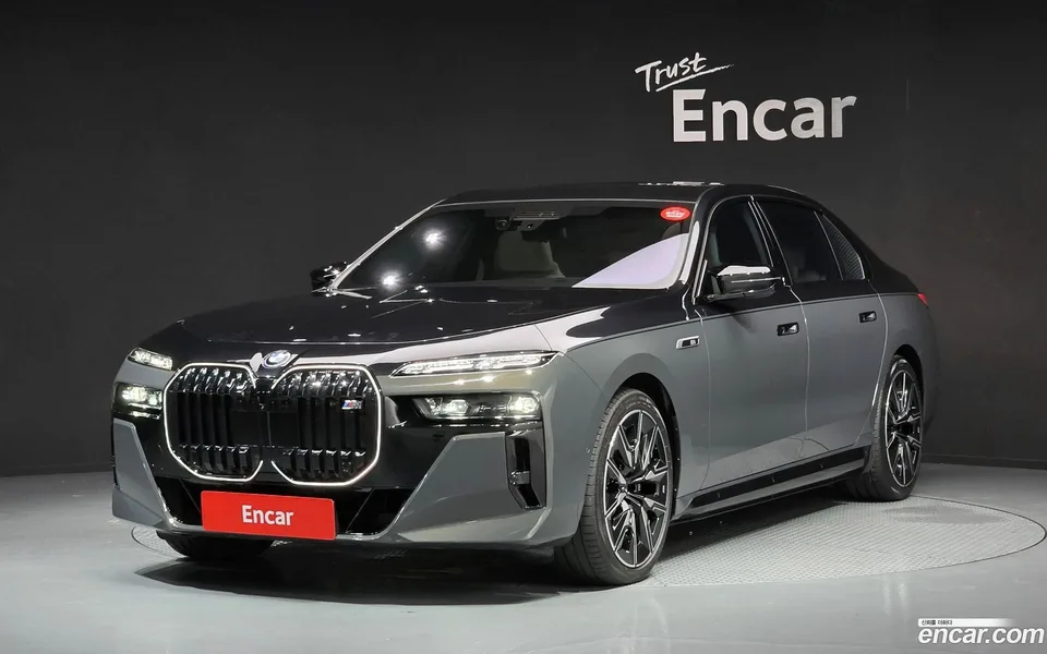BMW i7 M70 xDrive M 2024 — photo 1, buy with delivery to Moscow