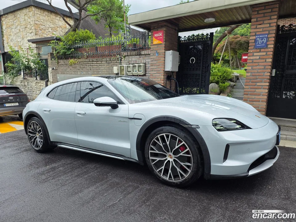 Porsche Taycan 4S 2024 — thumbnail 3